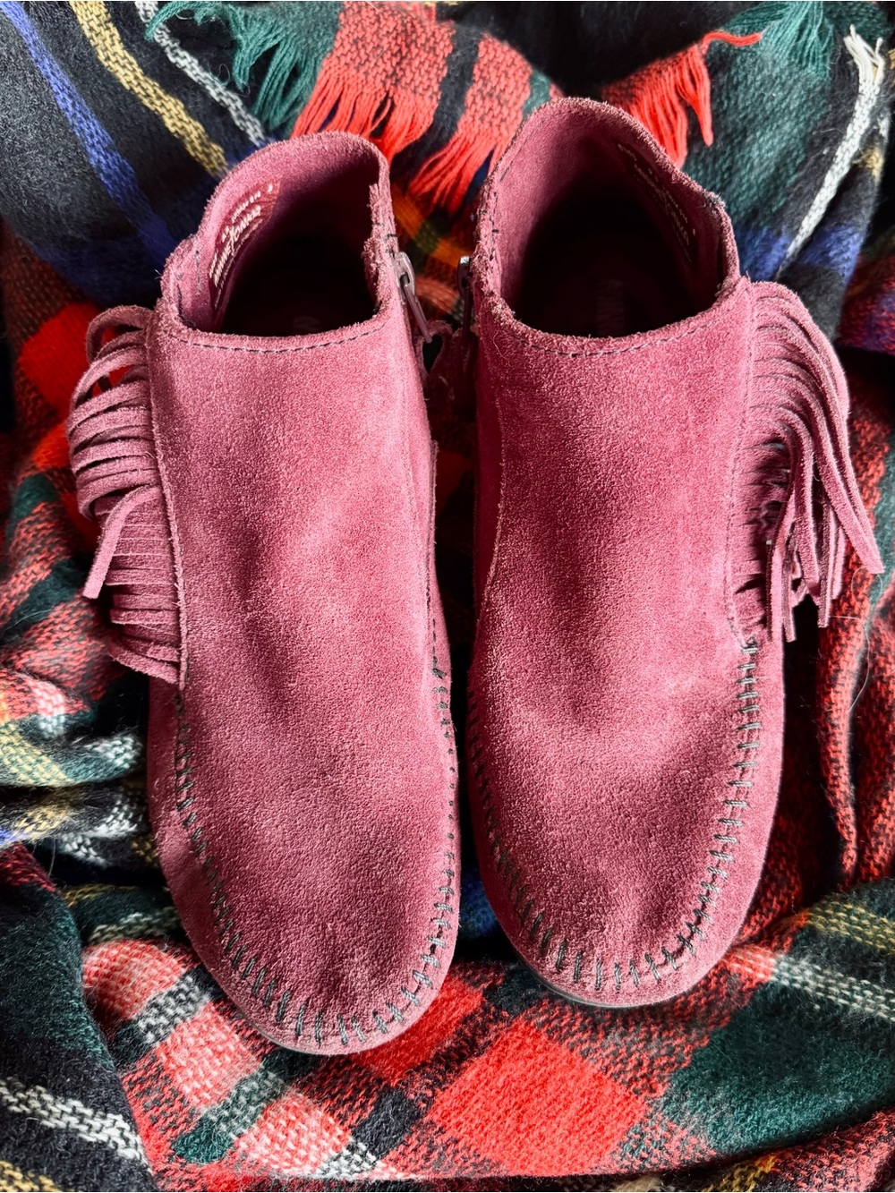 Women's Minnetonka Suede Fringe Ankle Shoes - Burgundy
